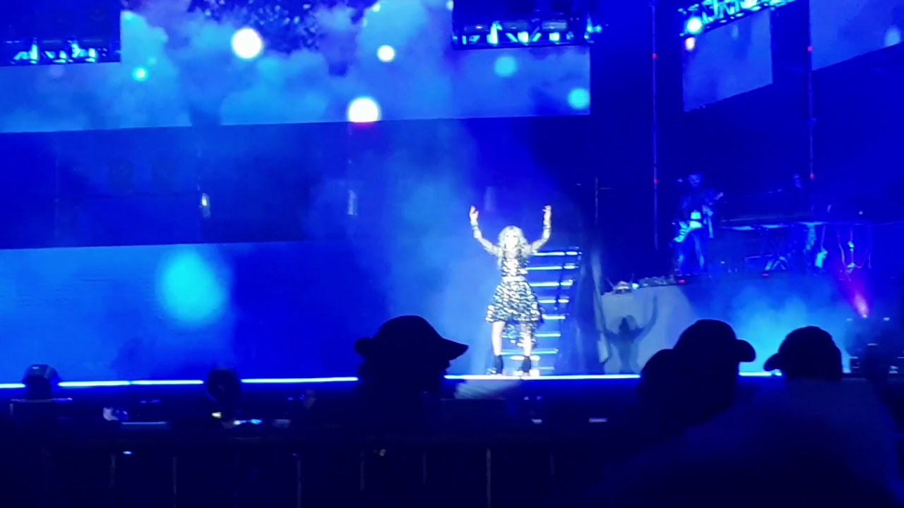 Karol Sevilla se cae cantando La vida es un sueño | La Paz | Bolivia