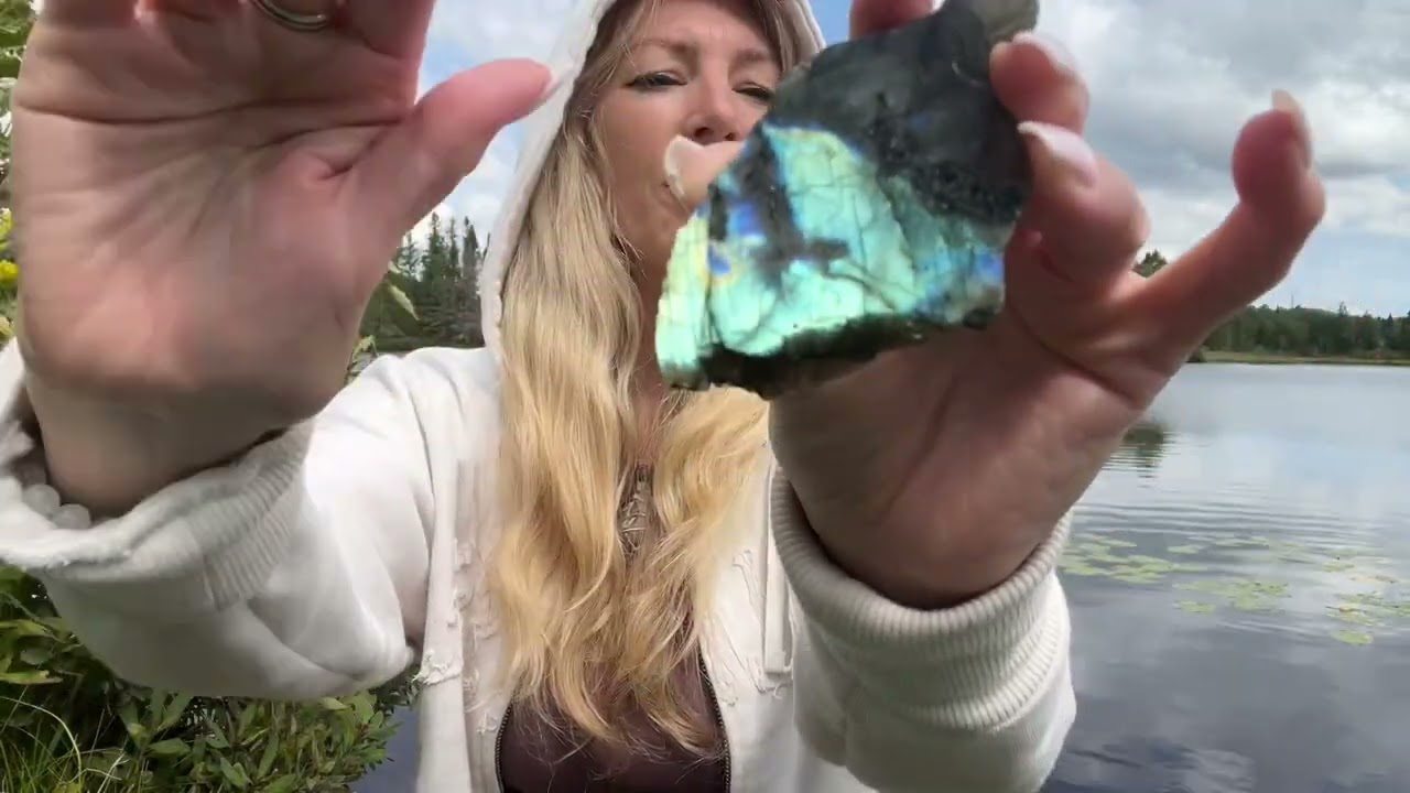 Shedding the old bringing in new transformative energies with this transmission🌊💙🌿☀️