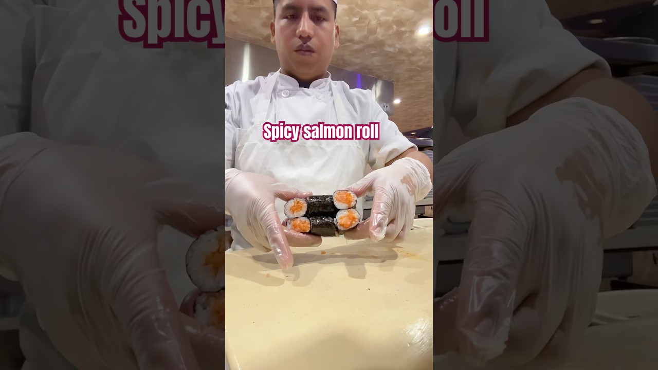 Spicy salmon roll #sushi #sushilife #roockmartin #sushichef #chef ￼