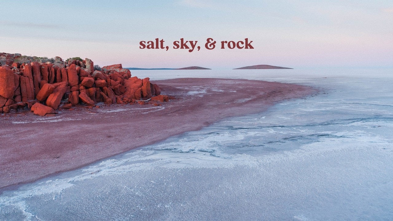 Photographing a remote salt lake in Australia completely alone - Lake Gairdner astro photography