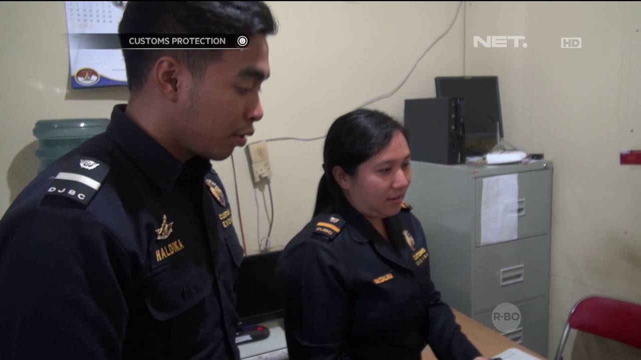 Penemuan Narkoba Dibalik Kerudung, Ibu ini Mengaku Tidak Tahu - Customs Protection