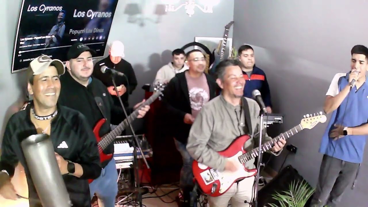 LOS CYRANOS - CONECTIONS CELULARES