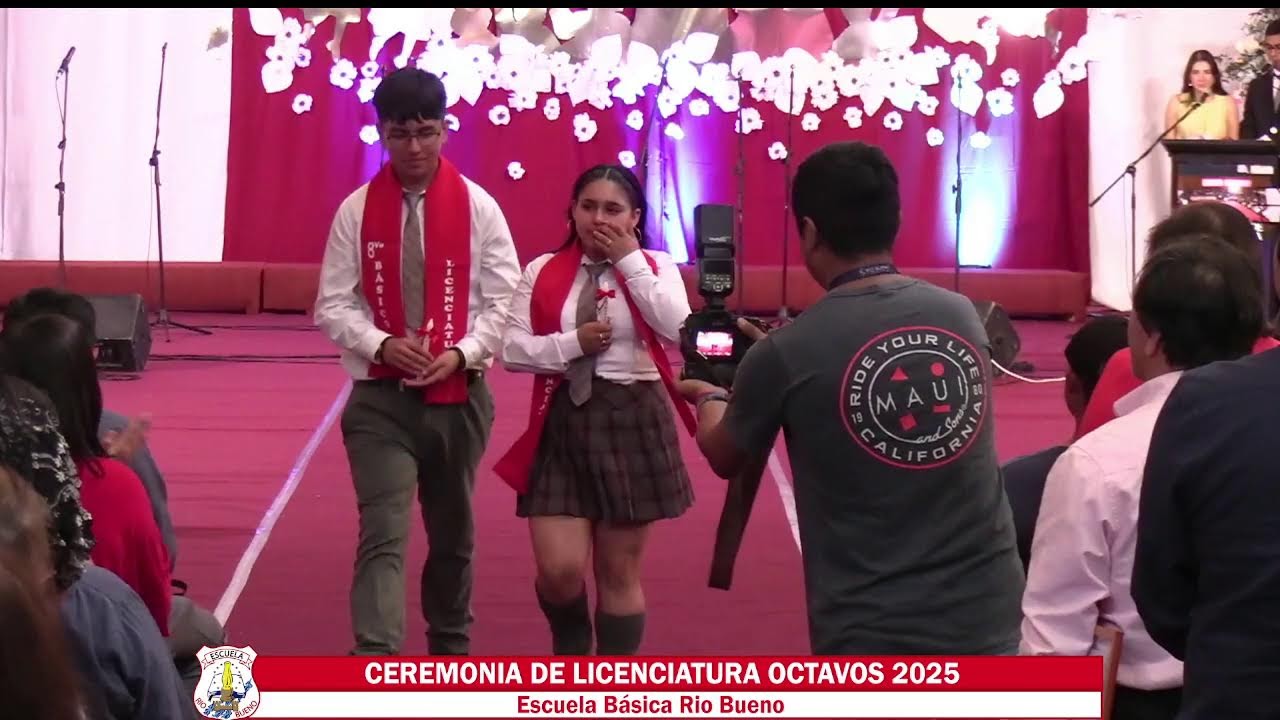 Ceremonia de Licenciatura Octavo Escuela Básica Rio Bueno 2025