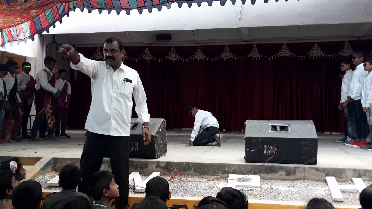 JNPHS 2019 Funny dance performance by 7B