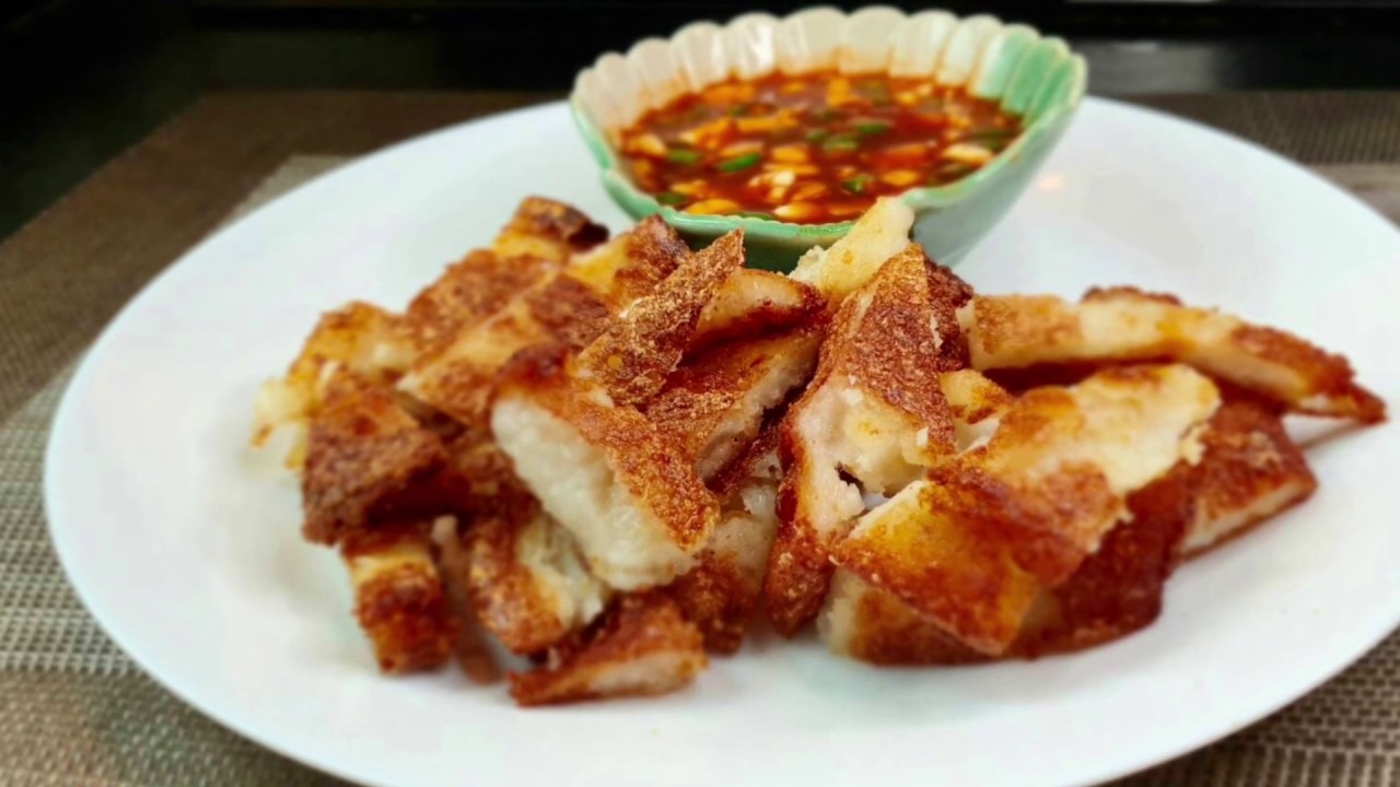 ‌အော်ကွေ့ကြည်‌/‌ေအ္ာေကြ့ၾကည္( သို႔ ) မုန္လာဥမုန္႔* Radishes pancake