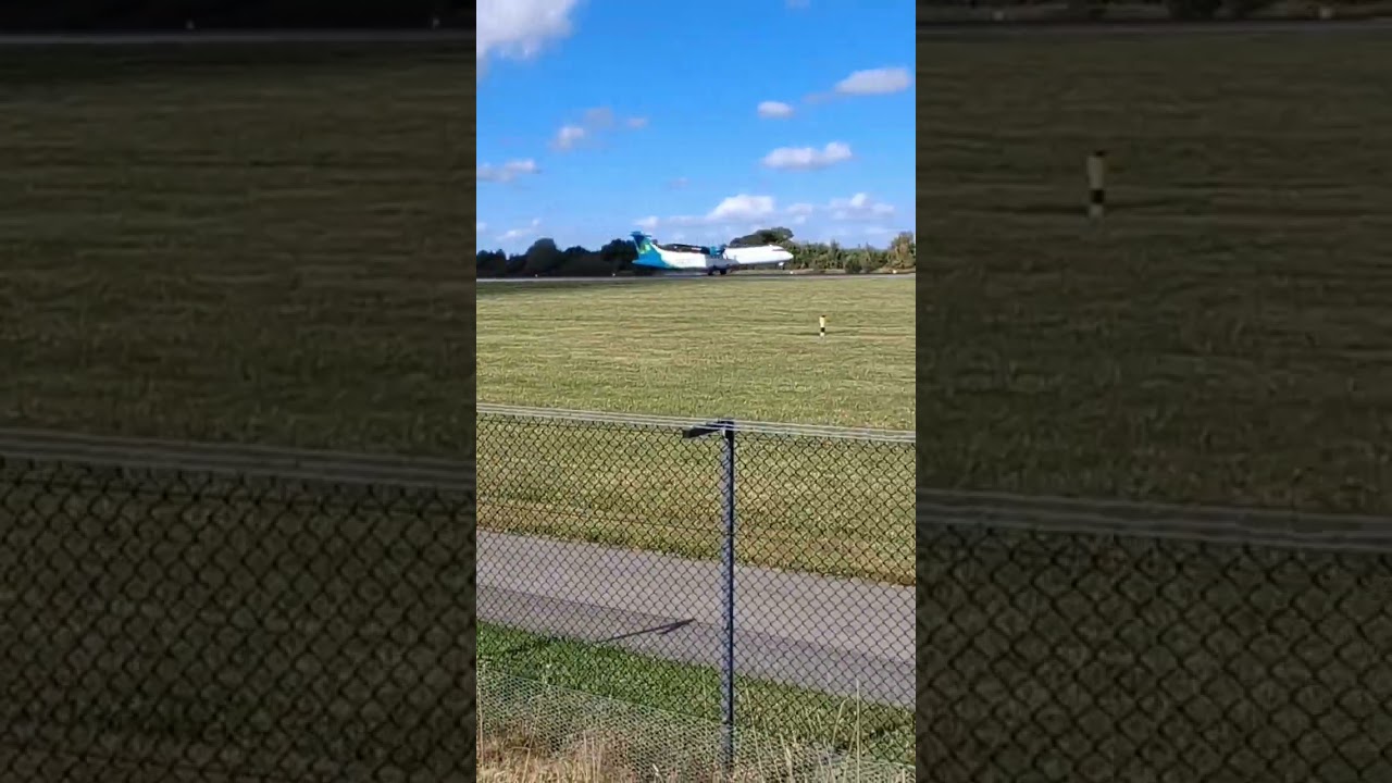 Tyre Smoke EI-HNA ATR 72-600 Aer Lingus - 05R Manchester Airport Arrivals Landing Runway 2