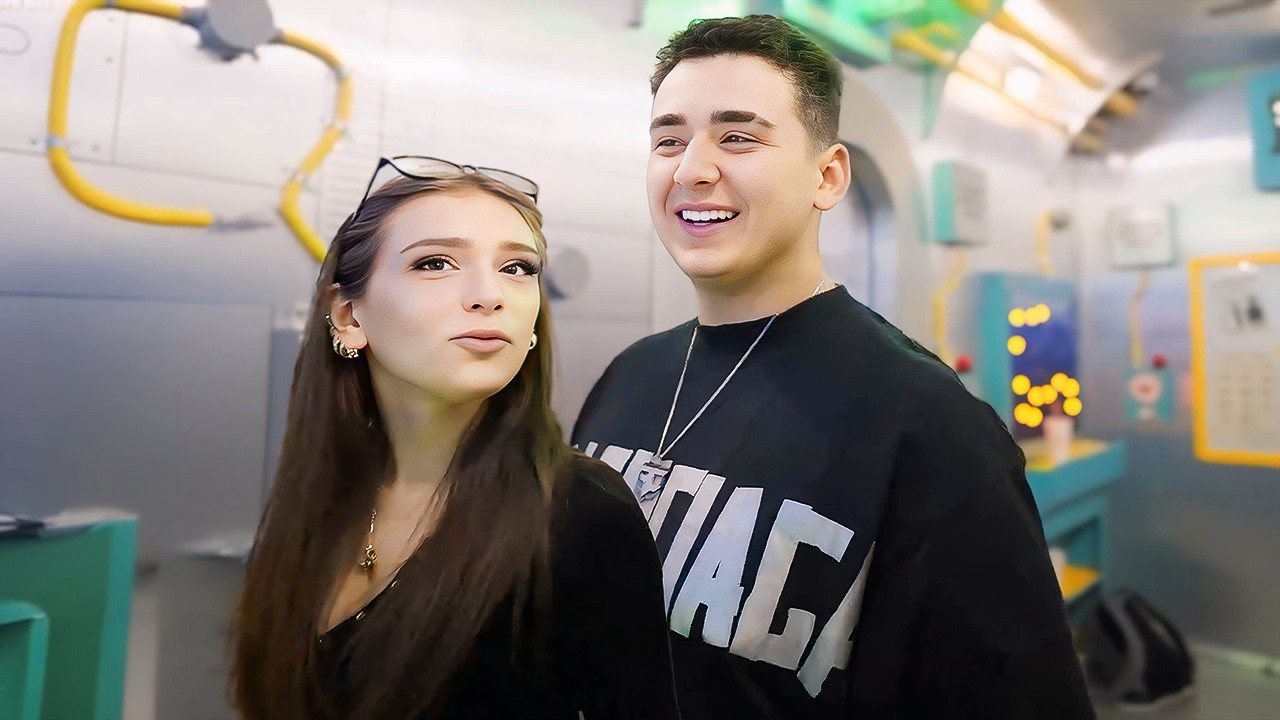 Lacy & Lina Attempt The Hardest Escape Room!