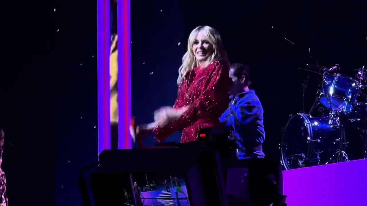 Kylie Minogue - Tension Tour, Melbourne, 20/2/25, Locomotion