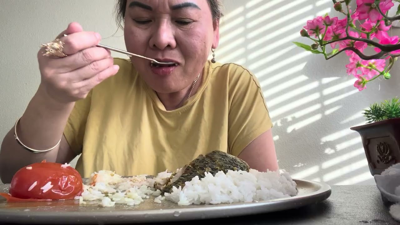 Mời các bạn ăn cơm cá phi kho nghệ cùng em nha  ngon lắm 🔥🥣🌶️🌾