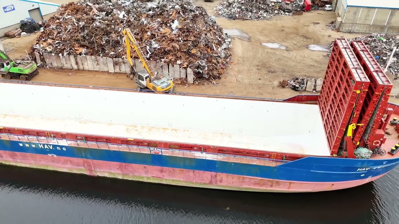 HAV GROUPER READY FOR LOAD OF SCRAP T-MET COLERAINE