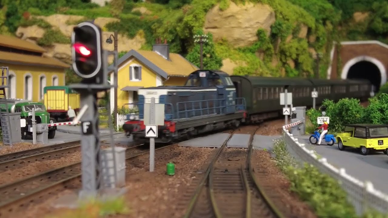 Train HO - Mon réseau HO - La BB 66000 Jouef digital sound au boulot...