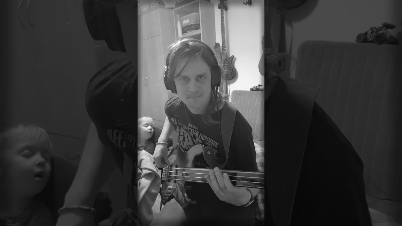 Pearl Jam - Even Flow (bass cover, fretless,snippet)