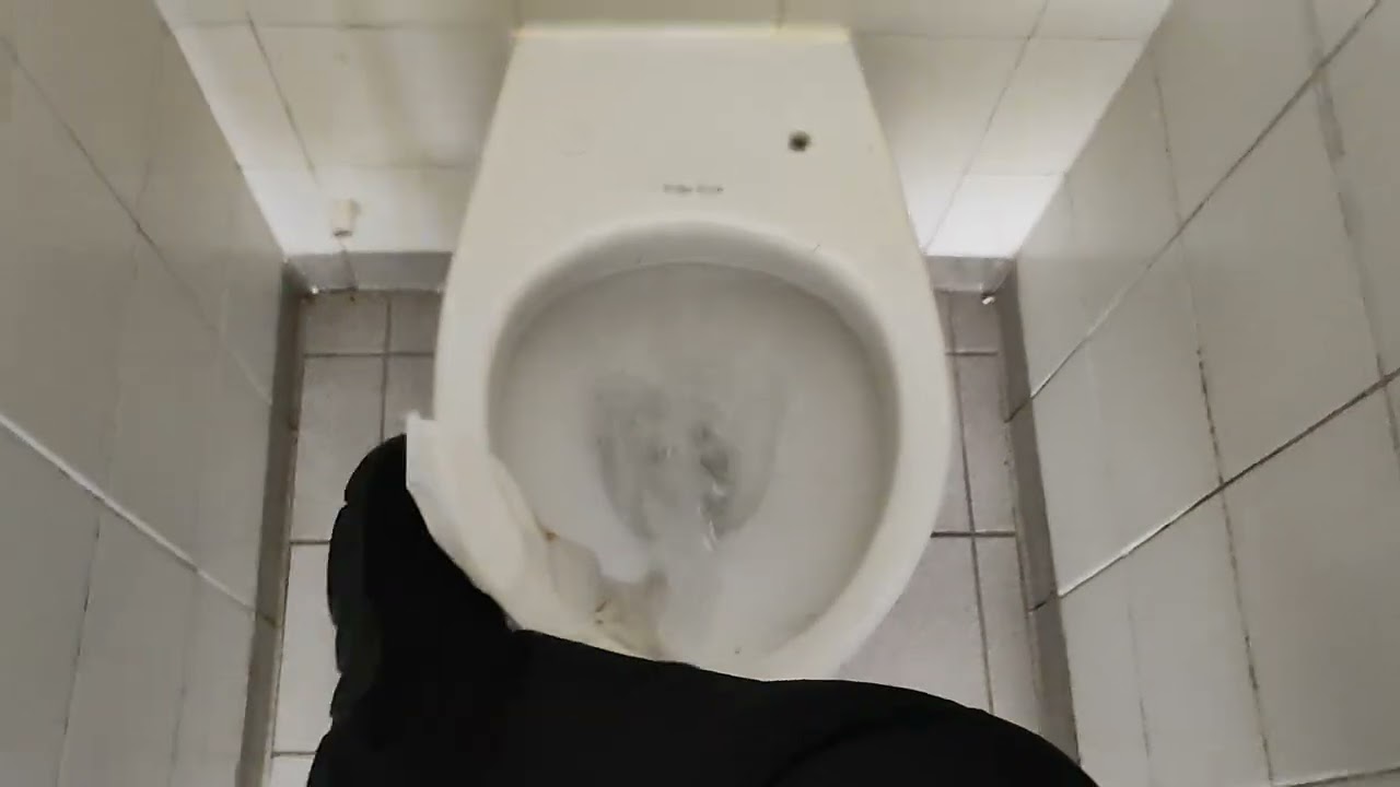 Market Square Public Toilets Battle 🚹 