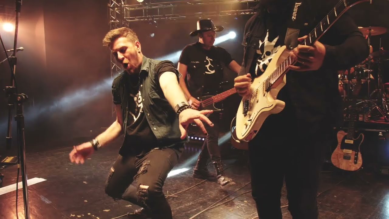 Ave Rapaz / Entre Dos Tierras (En Vivo)