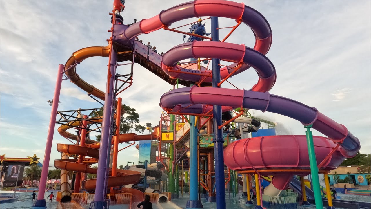 Kid's Water Slides At Columbia Pictures Aquaverse in Pattaya Thailand