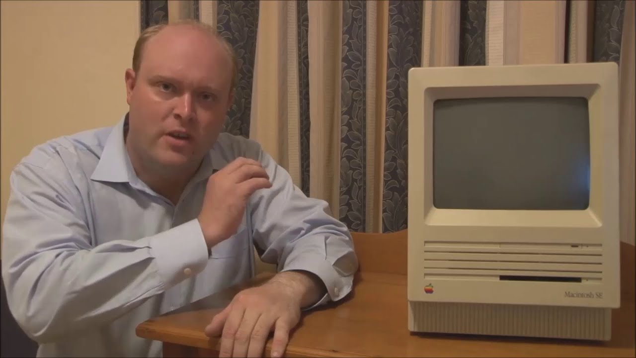 Apple Macintosh SE (1987) Full Tour, Start Up and Demonstration