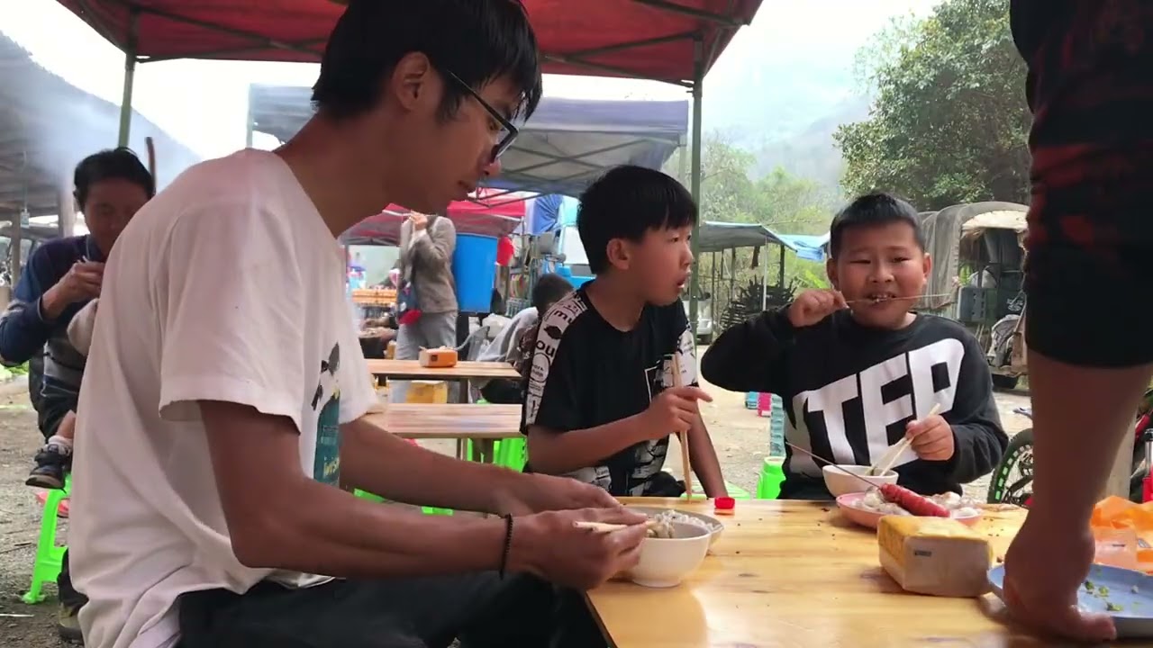来到中越边境-河口啦，明天去越南城带你们看越南妹子呦！#中越边境 #穷游 #露营 #河口 #vlog十亿流量扶持计划 #我要做爆款 #旅行推荐官