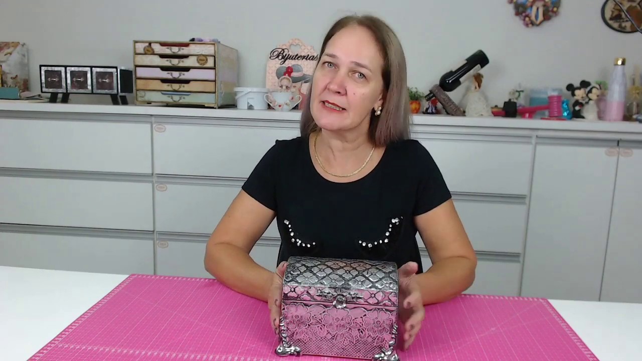 Baú com Falsa Latonagem Envelhecido