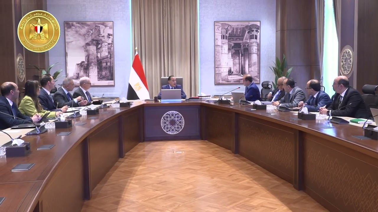 رئيس الوزراء يستعرض التقديرات الأولية لمشروع موازنة العام المالي 2026/2027