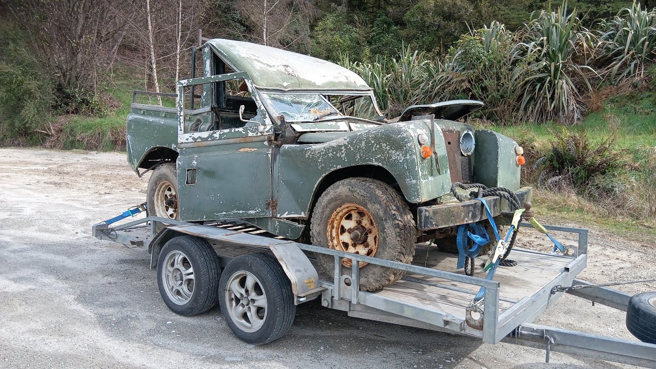 I just bought an old damaged Land Rover