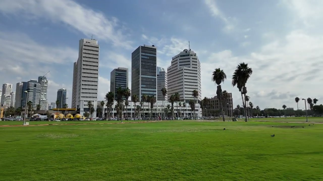 Tel Aviv: What the promenade looks like on November 13th