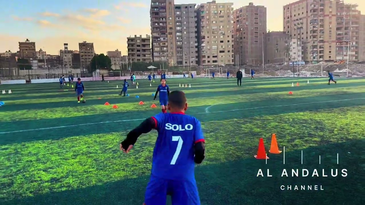 تمرين محطات متنوعة بالكرة مع عمل وان تو 