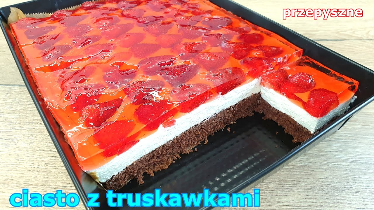 Вкусный торт с клубникой и сливками 🍓 идеально подходит для воскресенья и других случаев, к чаю