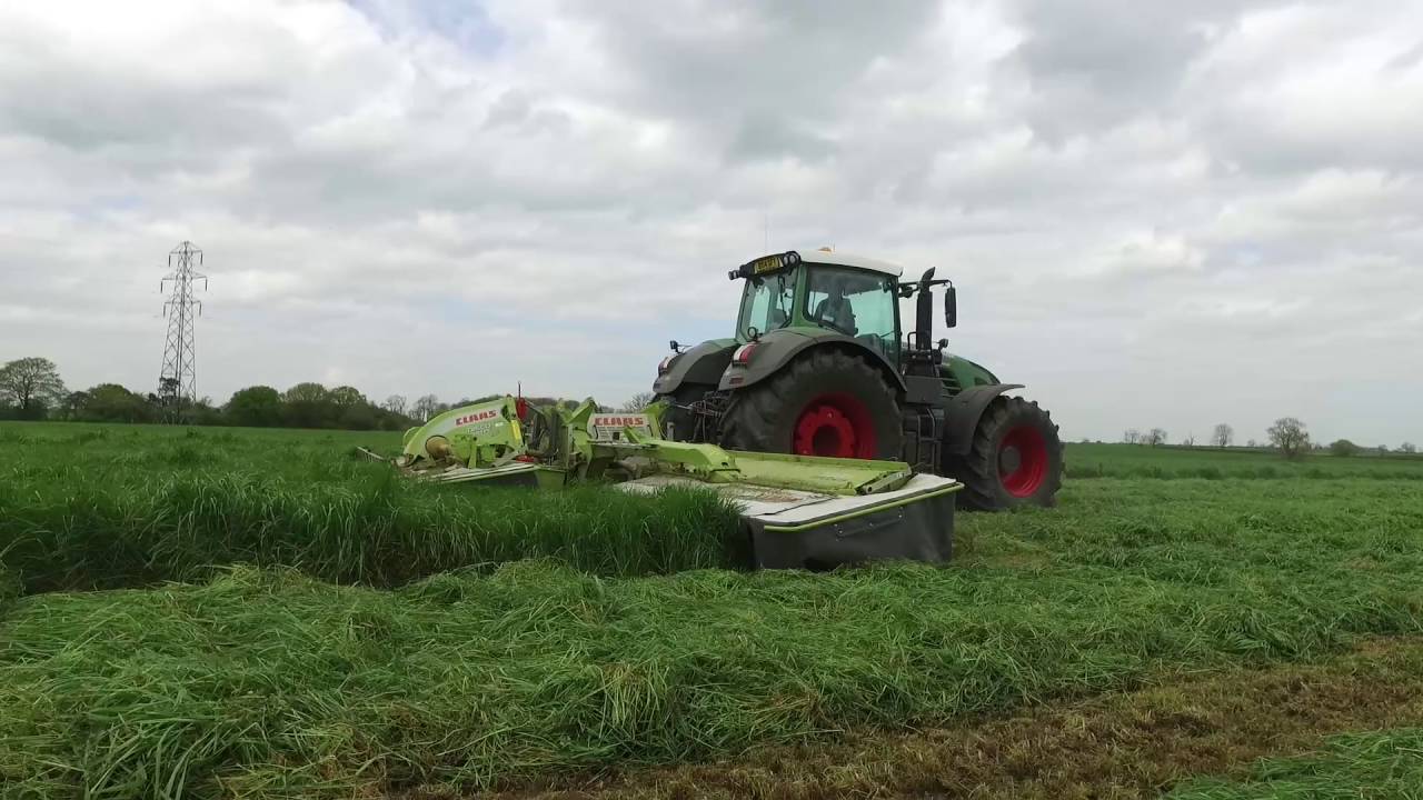 Metcalfe Silage 2016 with Fendt 936 Reverse drive and Claas triple mowers