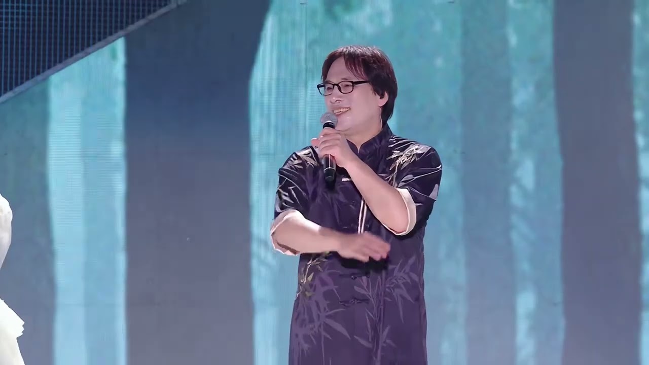 官方高清《烟花二月去踏青》新白娘子传奇演唱会镇江站倒计时9天！现场版《烟花二月去踏青》，每次听这首歌就感觉要出门踏青散步了!