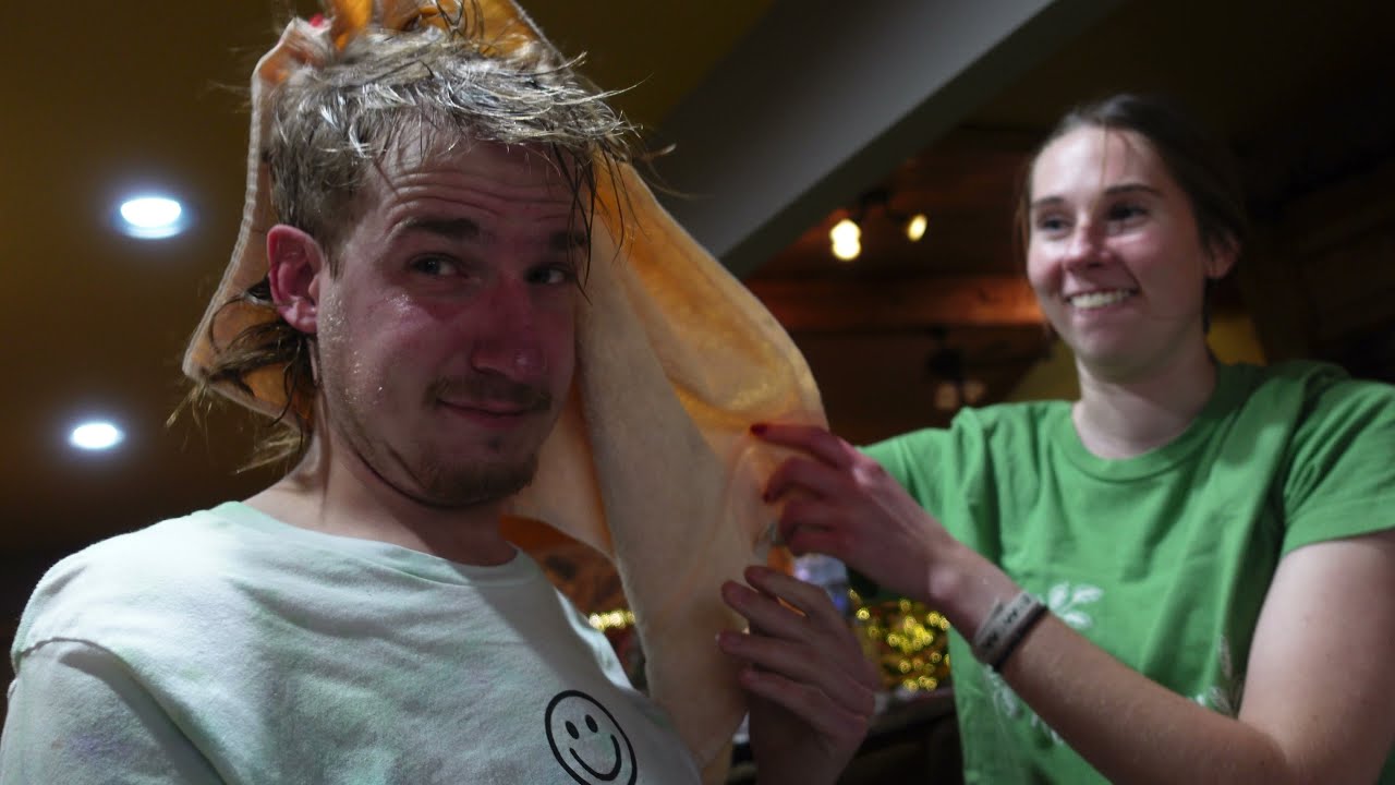 MY SISTER GAVE ME A PERM 😬 (Vlogmas Ep. 12)