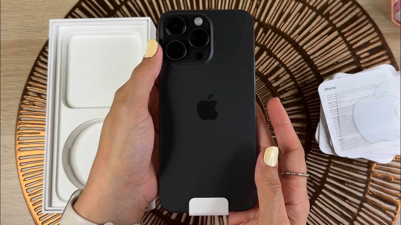 iPhone 15 Pro Max Black Titanium UNBOXING + Accessories