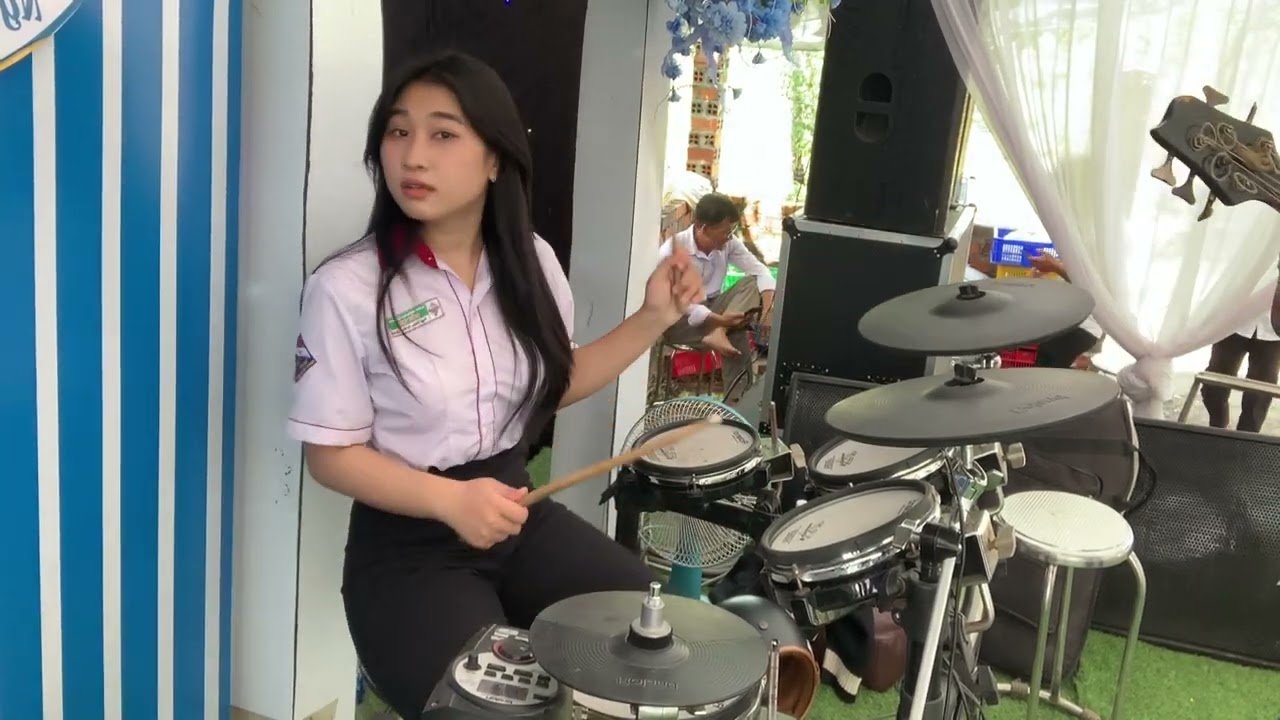 H&ograve;a Tấu Về Đ&acirc;y Em Remix Bank Nhạc NiNi | NiNi Drum Cover