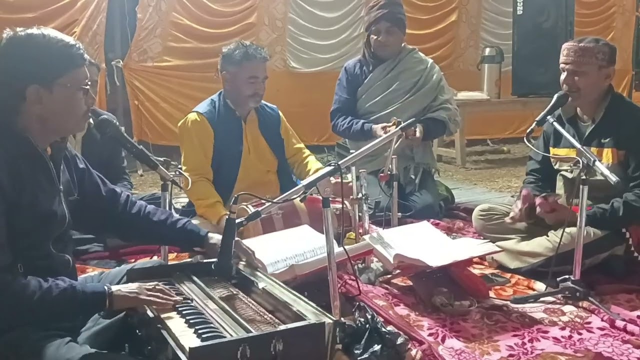 बहुत ही सुन्दर सुन्दर लोकगीत धुन पर रामचरित मानस पाठ। जय श्री राम 🙏🙏🙏