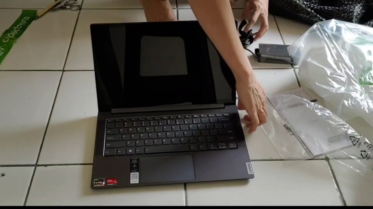 Unboxing : Lenovo Yoga Slim 7. AMD Ryzen 7 4800U. 16GB RAM. RGB Screen Check