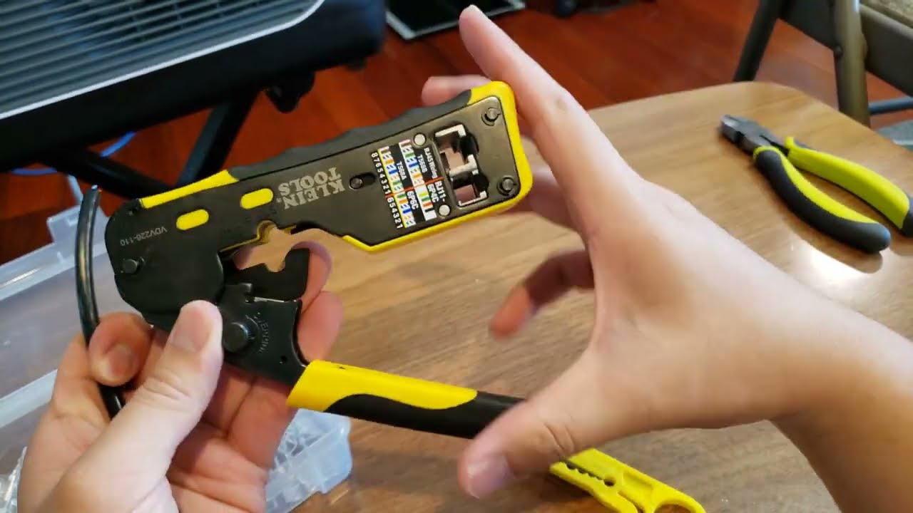 Klein Tools VDV226-110 Ratcheting Modular Data Cable Crimper - Demo