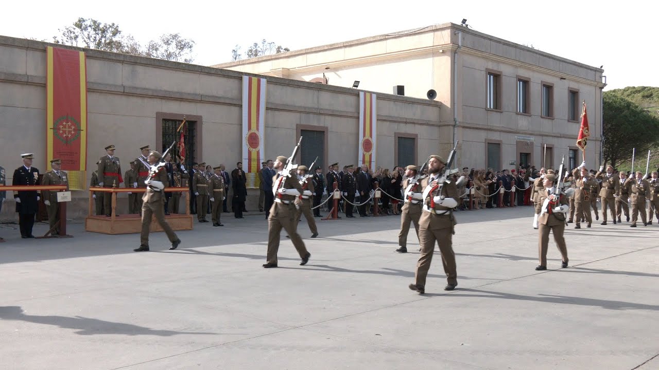 El Ramix-30 homenajea a su patrona, Santa Bárbara, con una parada militar