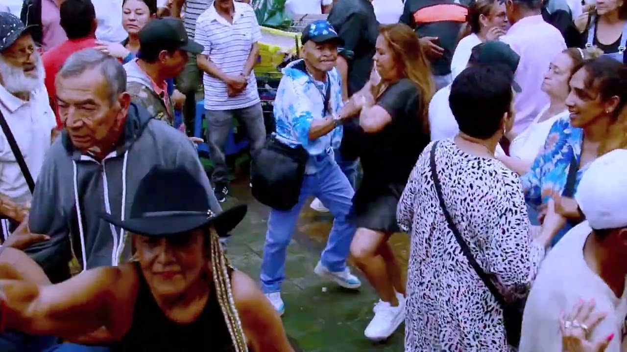 MEDELLIN ALEGRE 57 con Parrandas Inolvidables