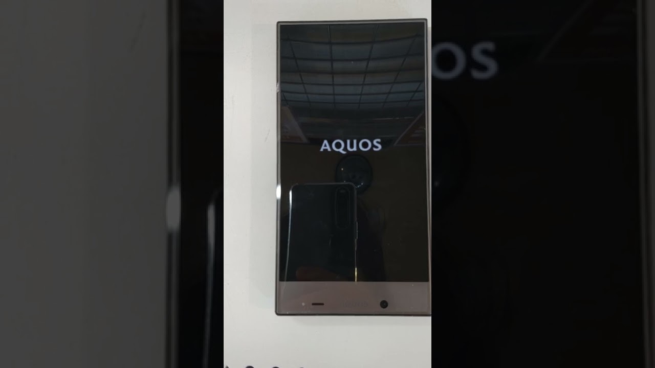 AQUOS CRYSTAL Y (402SH) 起動画面