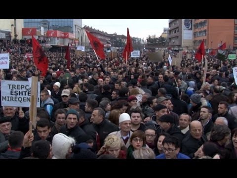 Protesta eskalon në dhunë, Qeverisë ultimatum 48 orë