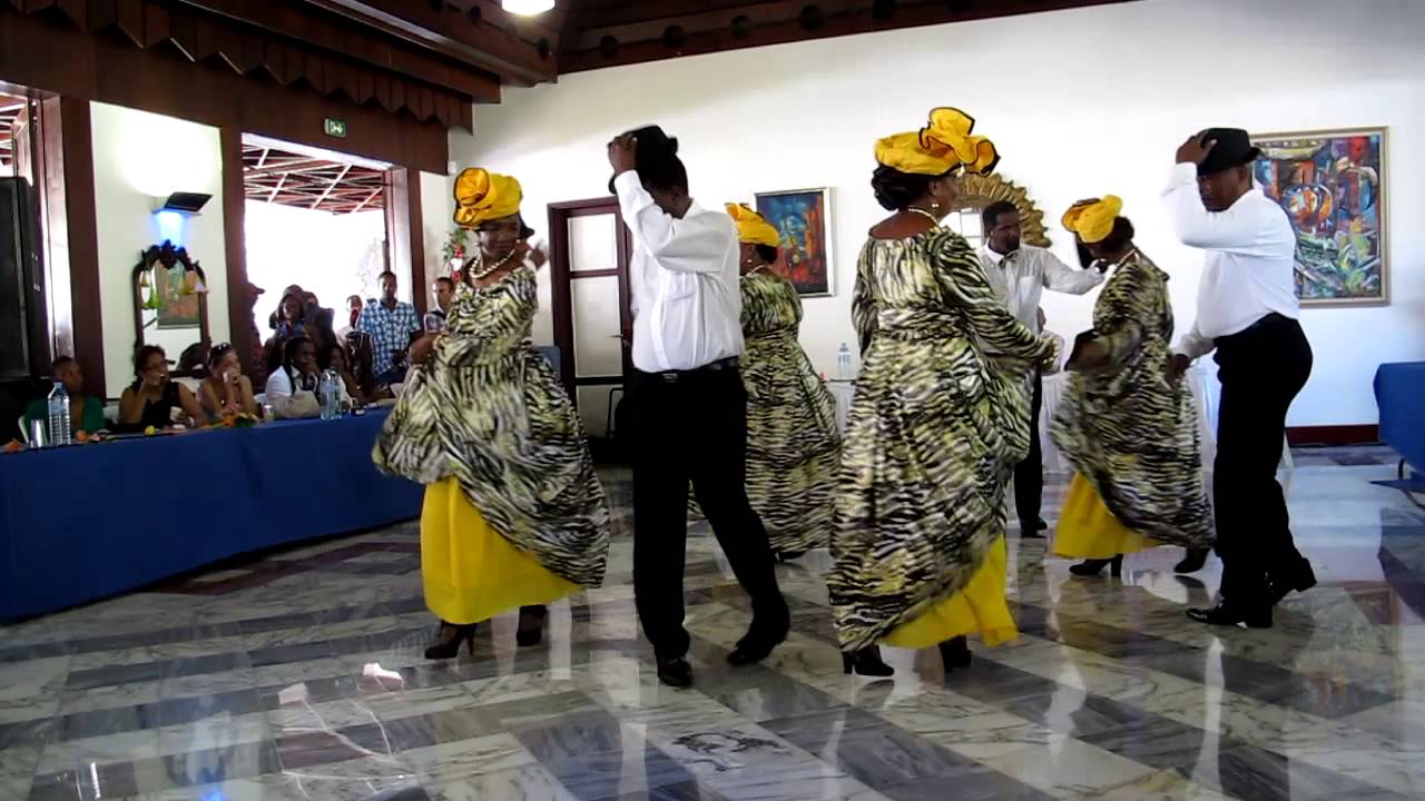 Danse de Quadrilles par Karukéra Ka Dance de St Claude : (Vendredi 25 janvier 2013).