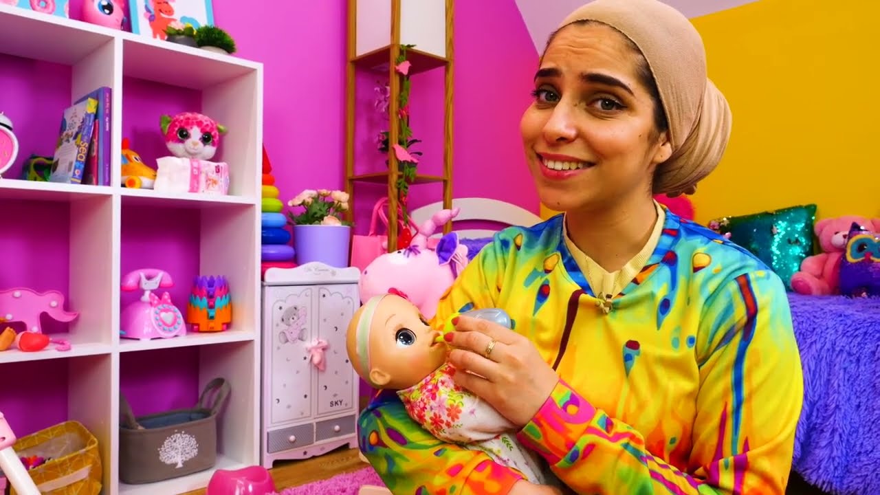 30 MIN de jeux comme maman avec Baby Alive et sa nounou Peppa Pig jouet. Vidéos pour enfants.