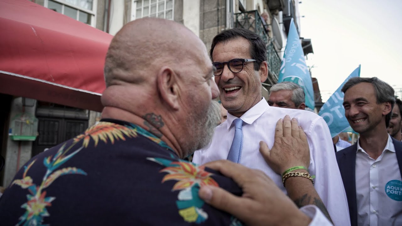 Aqui há... um Homem