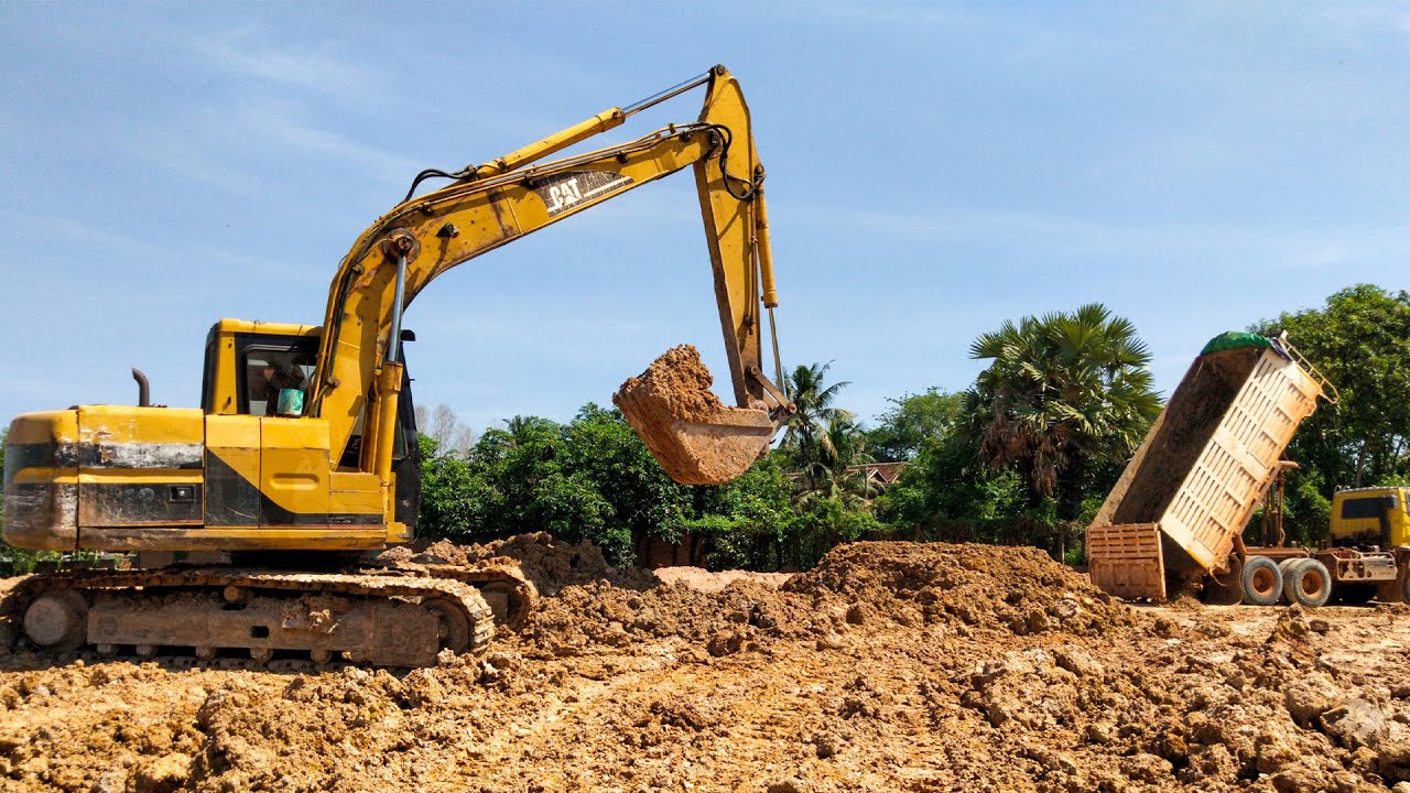 Caterpillar Excavator! Loading Trucks Non Stop, EXCATATOR