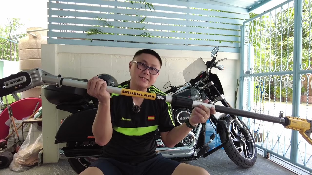 เลื่อยโซ่ไร้สาย Dewalt ต่อด้ามยาวไว้ตัดกิ่งไม้สูงได้