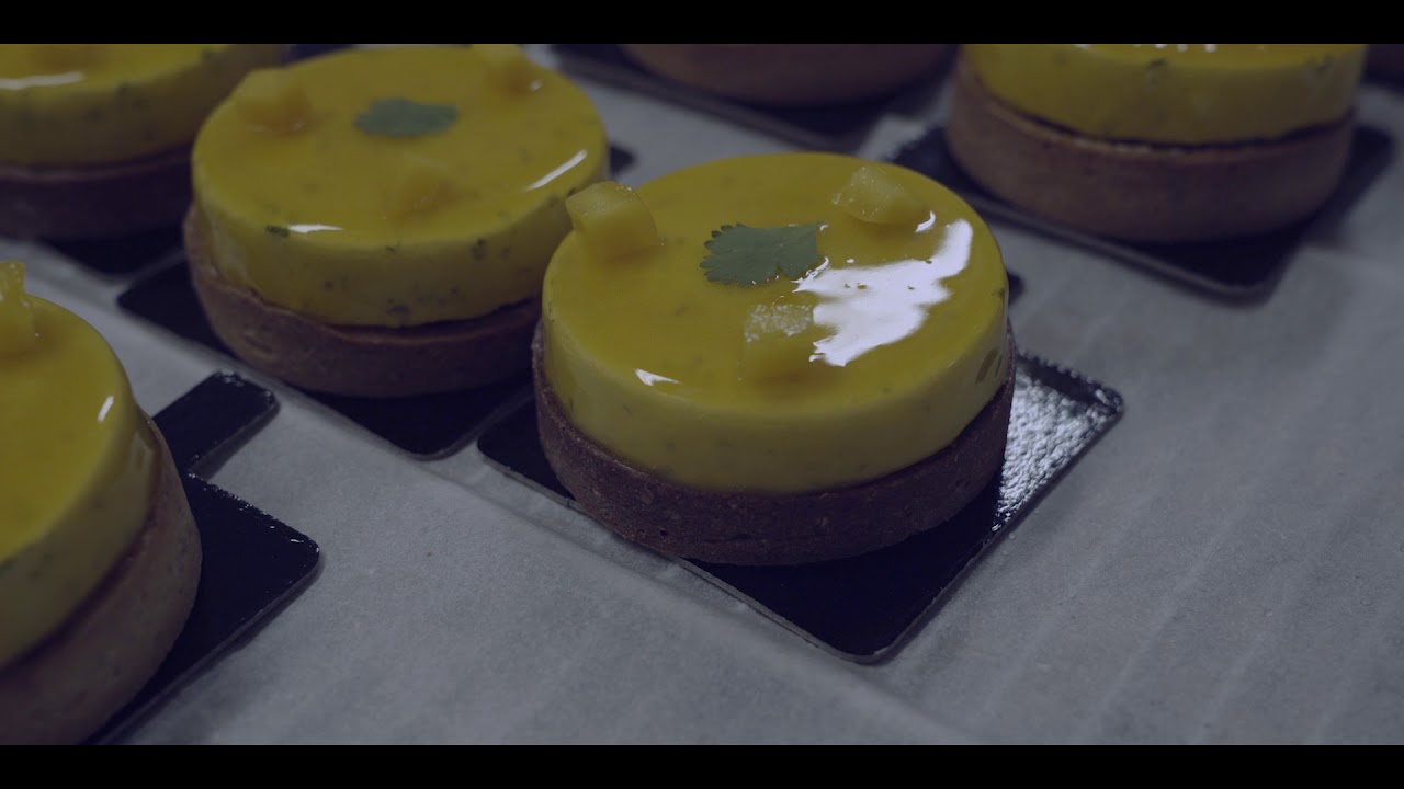 Behind the lights #3 - French baguettes and pastries