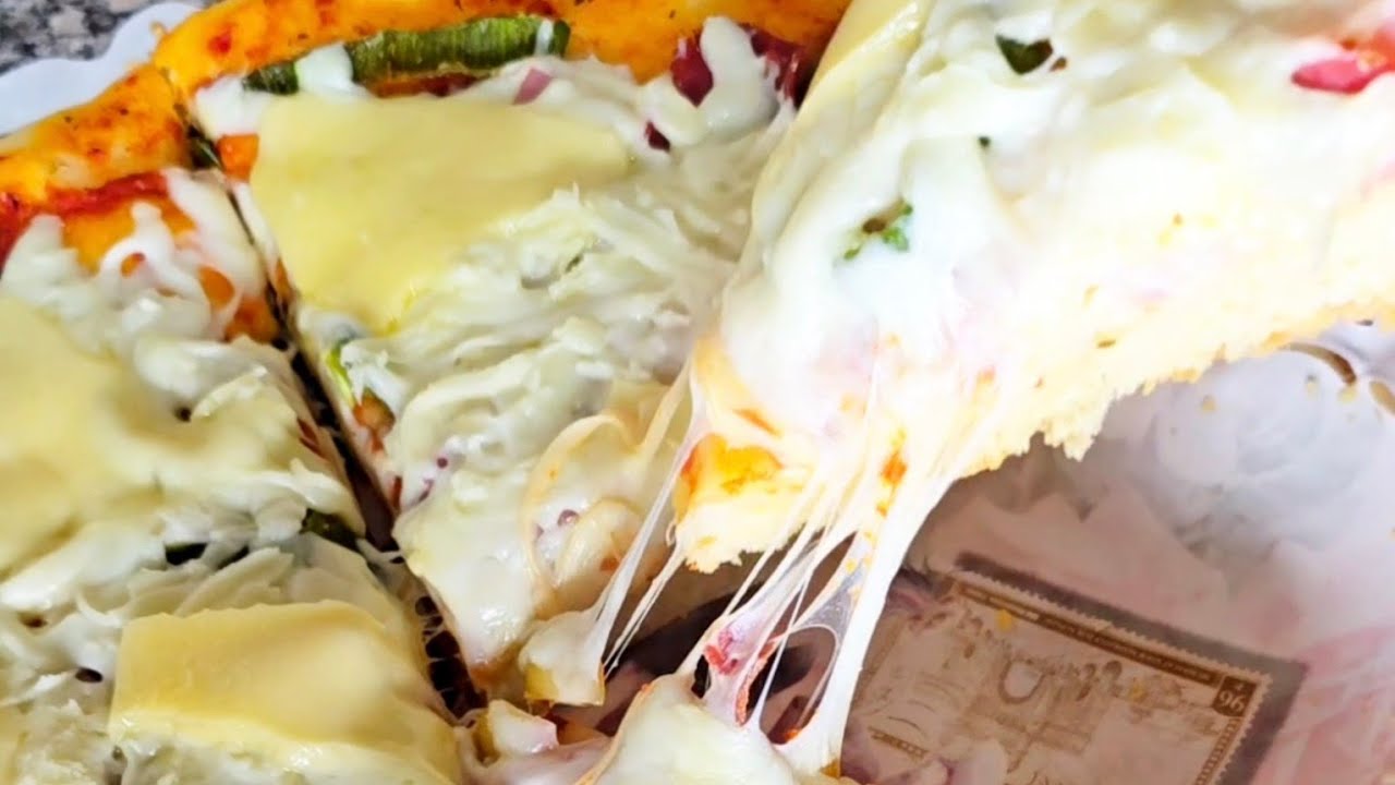 بيتزا المطاعم في البيت 🍕🍕بأقل الامكانيات والتكاليف والطعم حكايه 😋