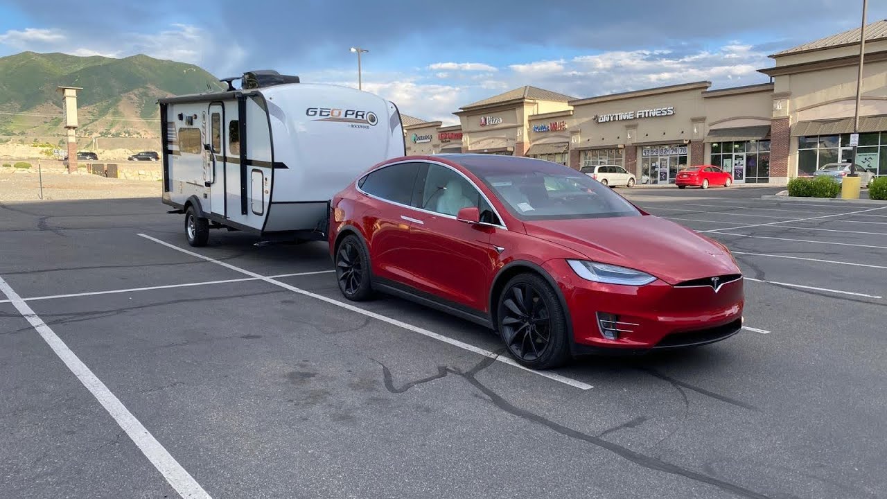 Am tractat rulota cu Tesla Model X