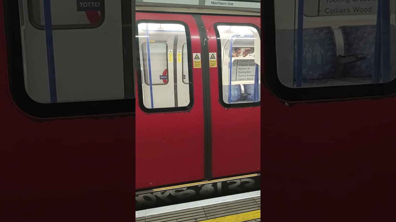 Northern Line 1995 Stock Doors Opening 
