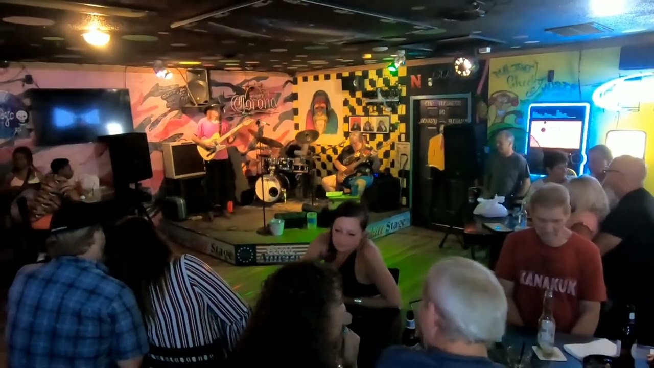 Blind Driver ~ Can t You See ~ Live at the Chee