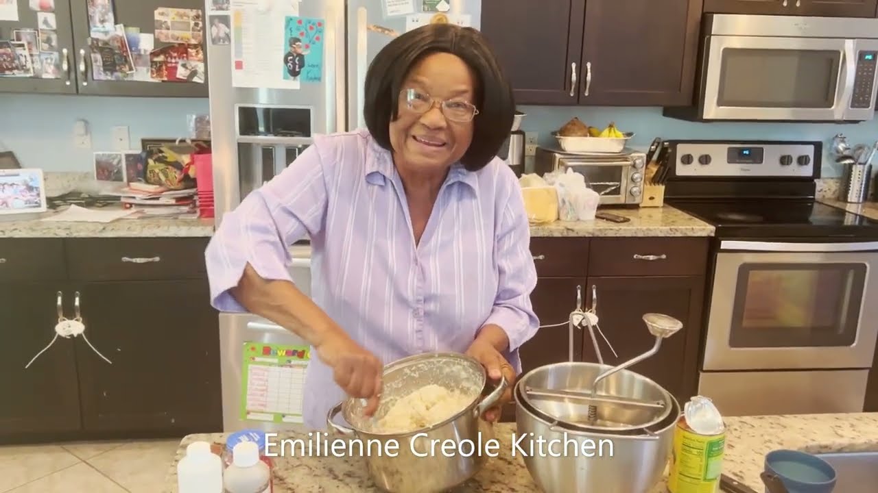 Kouri pou w Aprann fè Pondi Kasave / Delicious Haitian Dessert